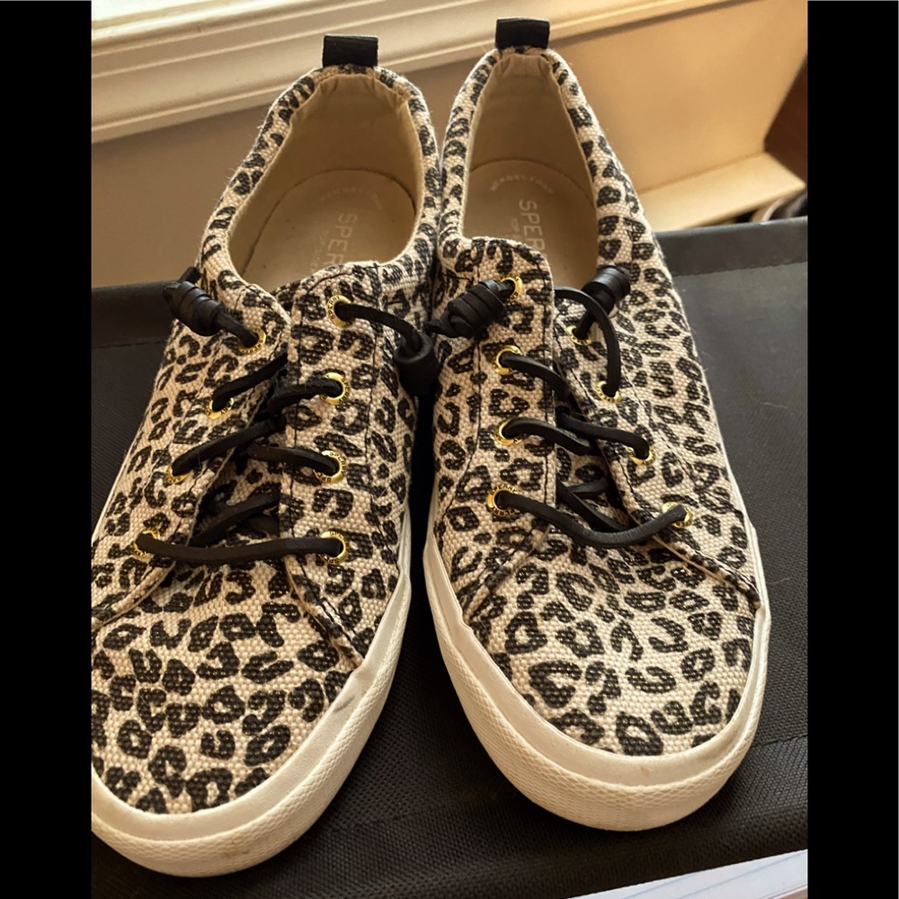 Brand new sperrys!